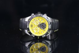 GENTLEMEN'S ACCURIST CHRONOGRAPH WRISTWATCH, circular yellow triple register dial with date