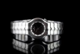 LADIES TAG HEUER REFERENCE WP1315, circular mirror dial, crown to 5 o'clock position, 29mm stainless