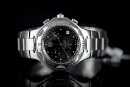 GENTLEMEN'S TAG HEUER CHRONOGRAPH REFERENCE CL1110-0, circular black dial, triple register,