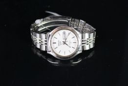 GENTLEMEN'S SEIKO 5 DAY DATE AUTOMATIC WRISTWATCH REF. 7009-4040 CIRCA MAY 1994, circular white dial