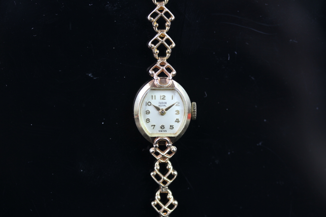 LADIES' TUDOR 9CT GOLD WRISTWATCH W/ BOX AND OUTER BOX, rounded square off white dial with gold - Image 3 of 5
