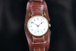 GENTLEMEN'S VINTAGE ZENITH 9CT TRENCH WATCH, circular white dial, Roman numerals, subsidiary seconds