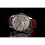 GENTLEMEN'S OMEGA OVERSIZE VINTAGE WRISTWATCH REF. 2181/6, circular off white patina dial with