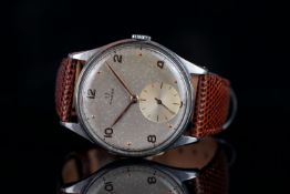 GENTLEMEN'S OMEGA OVERSIZE VINTAGE WRISTWATCH REF. 2181/6, circular off white patina dial with