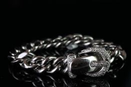 Buckle link diamond bracelet, buckle set with a total of 42 diamonds, 18ct white gold chain link