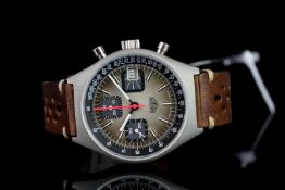 GENTLEMEN'S HEUER CHRONOGRAPH DATE WRISTWATCH, circular sunburst tobacco twin register dial with a