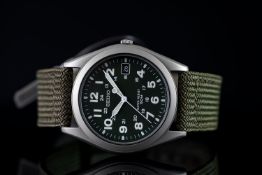 GENTLEMEN'S SEIKO 50M MILITARY STYLE WRISTWATCH REF. 7N42-8070, circular green 24hr dial with