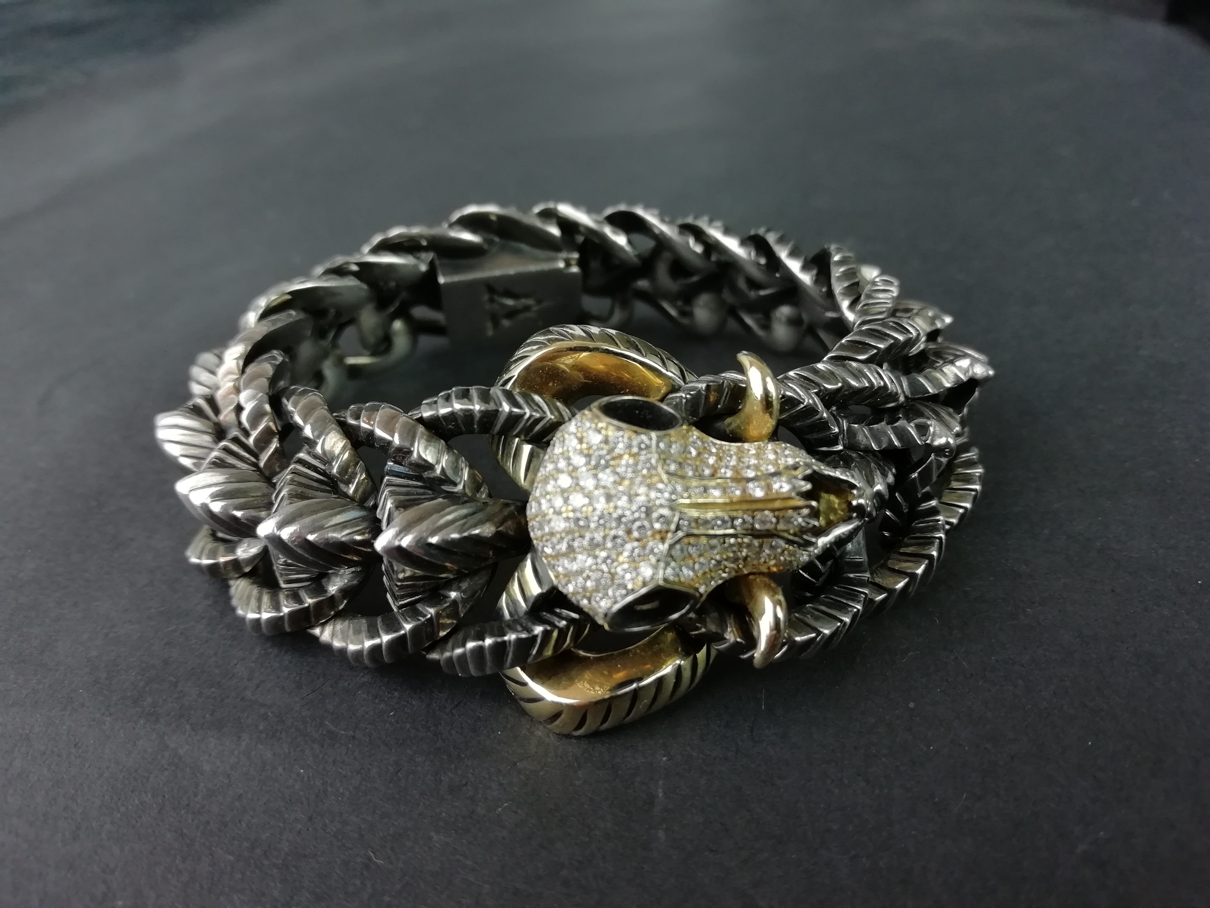 STEPHEN WEBSTER THORN COLLECTION RAMS HEAD BRACELET, 18ct yellow gold diamond set rams head, - Image 2 of 5