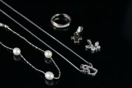 GROUP OF STAMPED GOLD JEWELLERY INCL NECKLACE BRACELET RINGS AND PENDANT, ring stamped 18k,