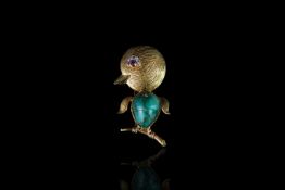 18CT TURQUOISE DUCK BROOCH, with ruby and diamond set eyes,total weight 7.96 gms