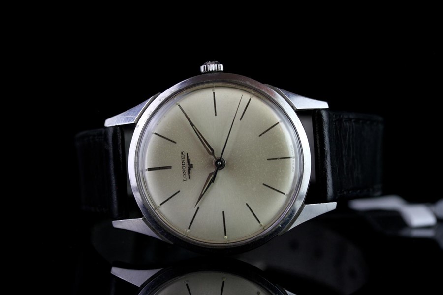 GENTLEMEN'S LONGINES VINTAGE STAINLESS STEEL WRISTWATCH, circular silver dial with slim line hour - Image 2 of 4