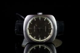 GENTLEMENS LONGINES CONQUEST WRISTWATCH REF. 1535, circular silver dial with faceted hour markers