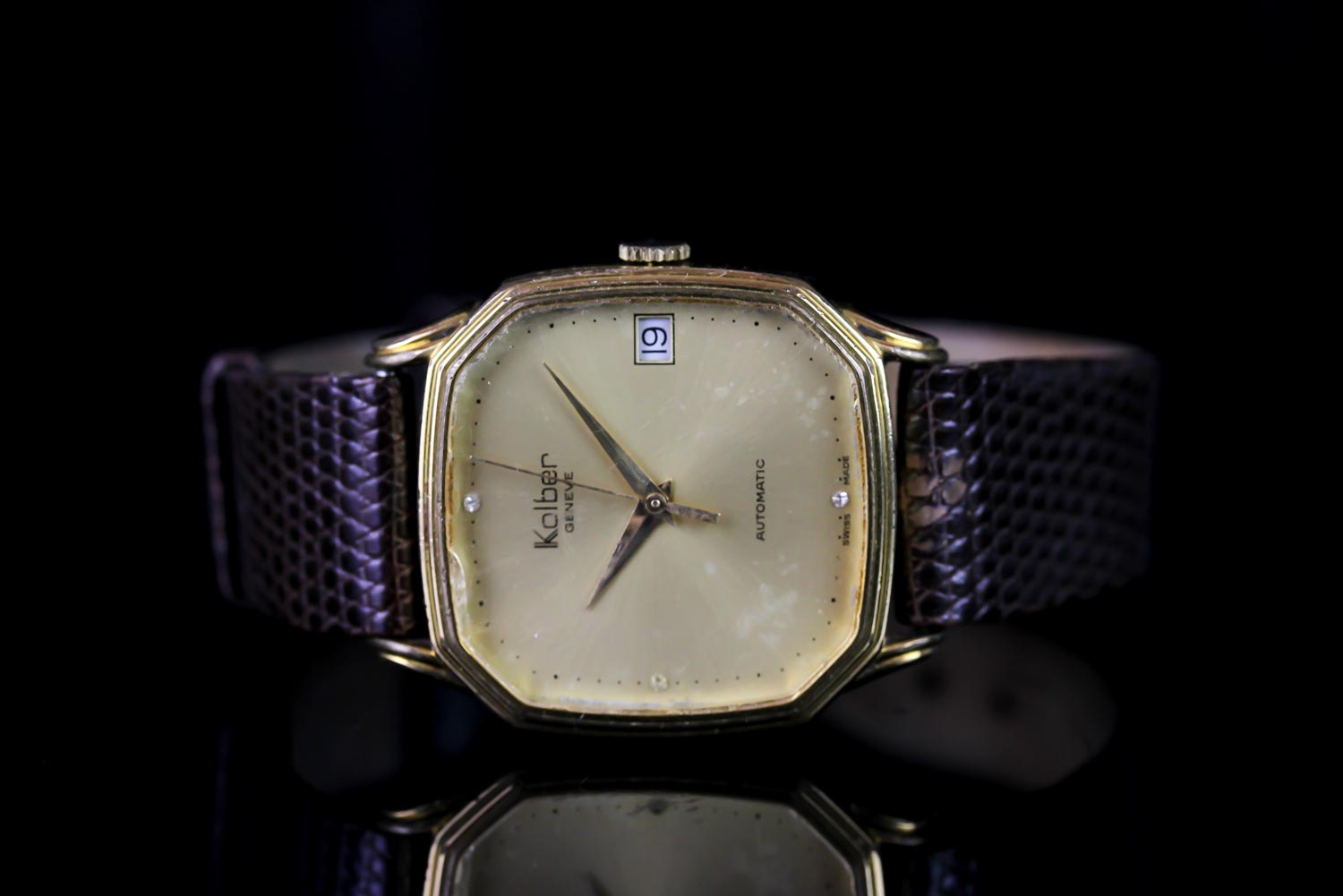 GENTS KOLBER GENEVE 2824,champagne dial and gold hands,date aperture at 3 o clock, 30 mm gold plated