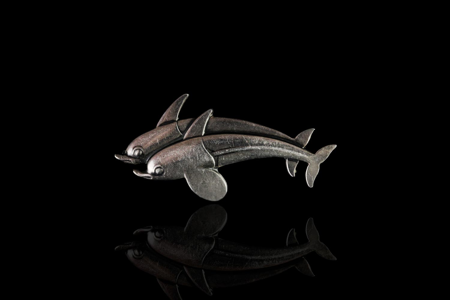 SILVER GEORG JENSEN DOUBLE DOLPHIN BROOCH,estimated 40 x 20 mm, not hallmarked , stamped 925, weight