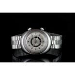 GENTLEMENS JAEGER LECOULTRE MEMOVOX AUTOMATIC WRISTWATCH, circular sloped silver dial with faceted