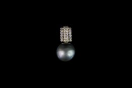 Tahitian Pearl and Diamond pendant, set with 1 round grey Tahitian Pearl, 26 round brilliant
