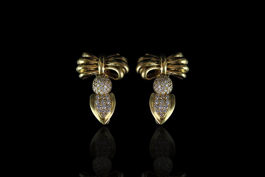 Diamond set bow drop earrings, 18ct yellow gold bow, bombe set diamond drop below, can be worn as - Image 2 of 3
