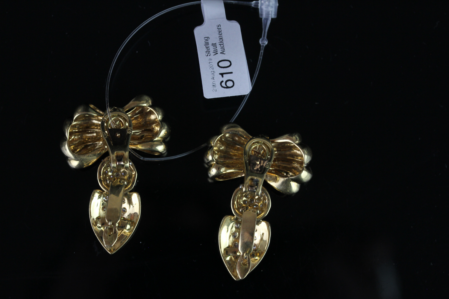 Diamond set bow drop earrings, 18ct yellow gold bow, bombe set diamond drop below, can be worn as - Image 3 of 3