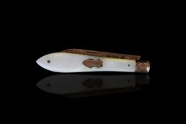 9CT GOLD PEARL PEN KNIFE CIRCA 1910, hallmarked 9ct, total weight 24.4 gms