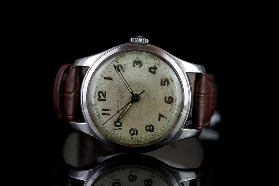 GENTLEMEN'S LONGINES VINTAGE STAINLESS STEEL WRISTWATCH, circular patina dial with Arabic numerals - Image 2 of 4