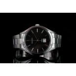 GENTLEMEN'S SEIKO 100M QUARTZ DATE WRISTWATCH, circular black dial with silver hour markers and