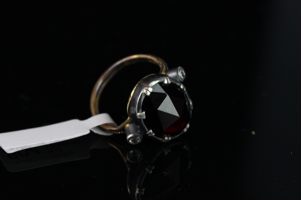 Rose cut Garnet and diamond ring, foil back garnet silver set, approximately 15.5x10.5mm, a single - Image 2 of 2