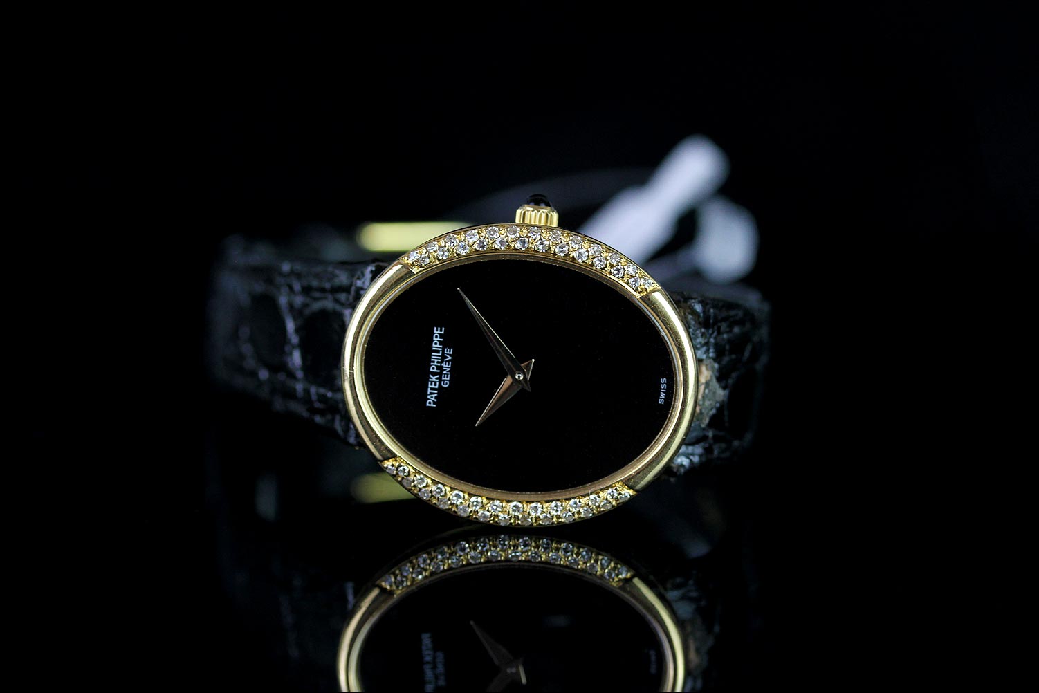 LADIES PATEK PHILIPPE ELLIPSE DIAMOND SET 18CT GOLD WRISTWATCH W/ PAPERS REF. 4310, oval black gloss - Image 3 of 6