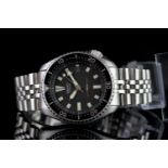 GENTLEMEN'S SEIKO AUTOMATIC DIVERS WRISTWATCH REF. 7002 CIRCA 1991, circular black dial with