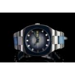 GENTLEMEN'S ZODIAC GLYMPOS DAY DATE AUTOMATIC WRISTWATCH, circular blue sunburst dial with day