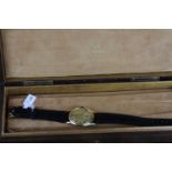 GENTLEMENS VACHERON & CONSTANTIN 18CT GOLD VINTAGE WRISTWATCH W/ BOX, circular gold two tone dial