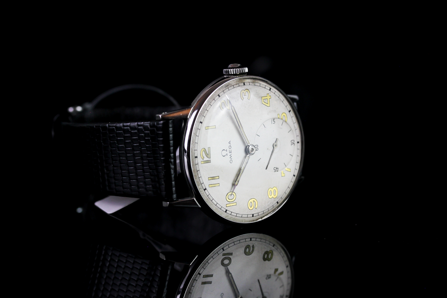 GENTLEMENS OMEGA VINTAGE DRESS WRISTWATCH, circular off white dial with large sub dial and gilt - Image 2 of 2