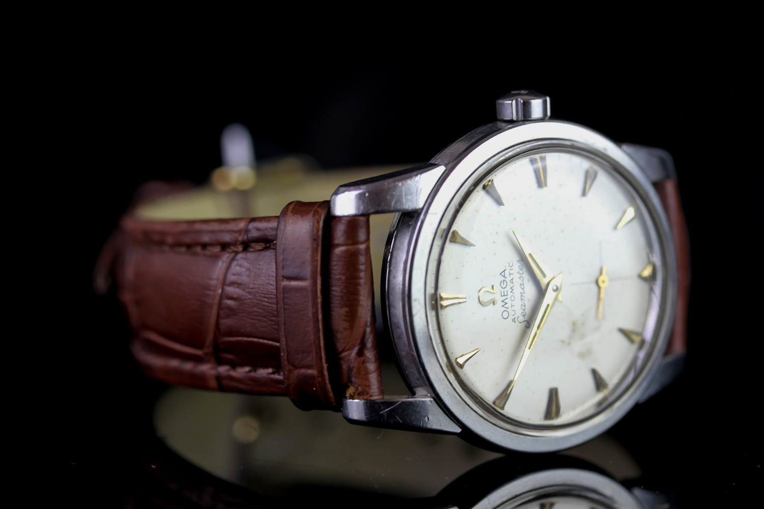 GENTLEMENS OMEGA SEAMASTER AUTOMATIC WRISTWATCH, circular cream dial with gold arrow head hour - Image 2 of 3