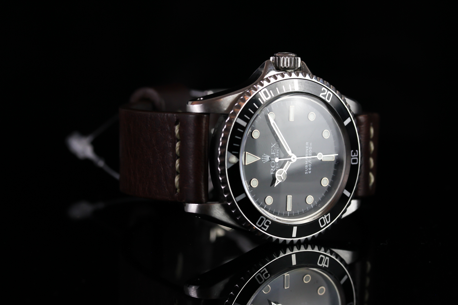 GENTLEMEN'S ROLEX SUBMARINER, MODEL 5512 CIRCA 1962, black service dial, insert and hands, pointed - Image 3 of 6