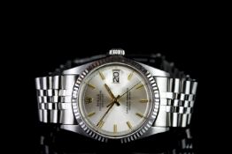 GENTLEMENS ROLEX OYSTER PERPETUAL DATEJUST WRISTWATCH REF. 1601, circular silver pie pan dial with
