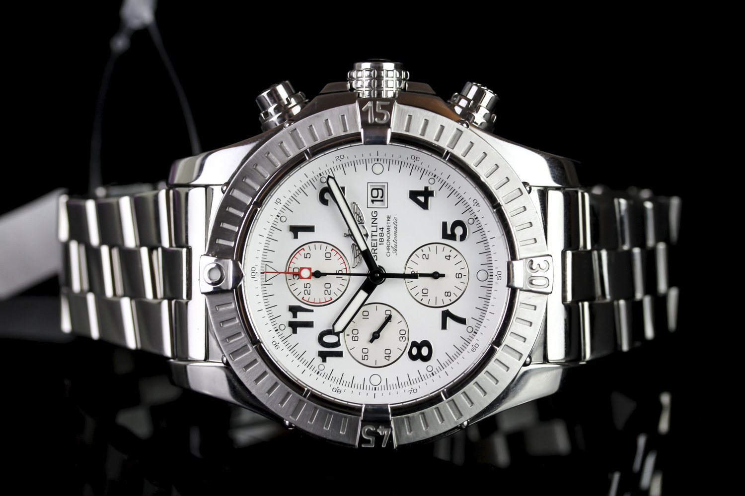 GENTLEMENS BREITLING AUTOMATIC CHRONOMETRE SUPER AVENGER CHRONOGRAPH WRISTWATCH W/ BOX & PAPERS REF.