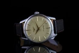 GENTLEMENS LONGINES FLAGSHIP VINTAGE WRISTWATCH, circular patina cream dial with gold hour markers