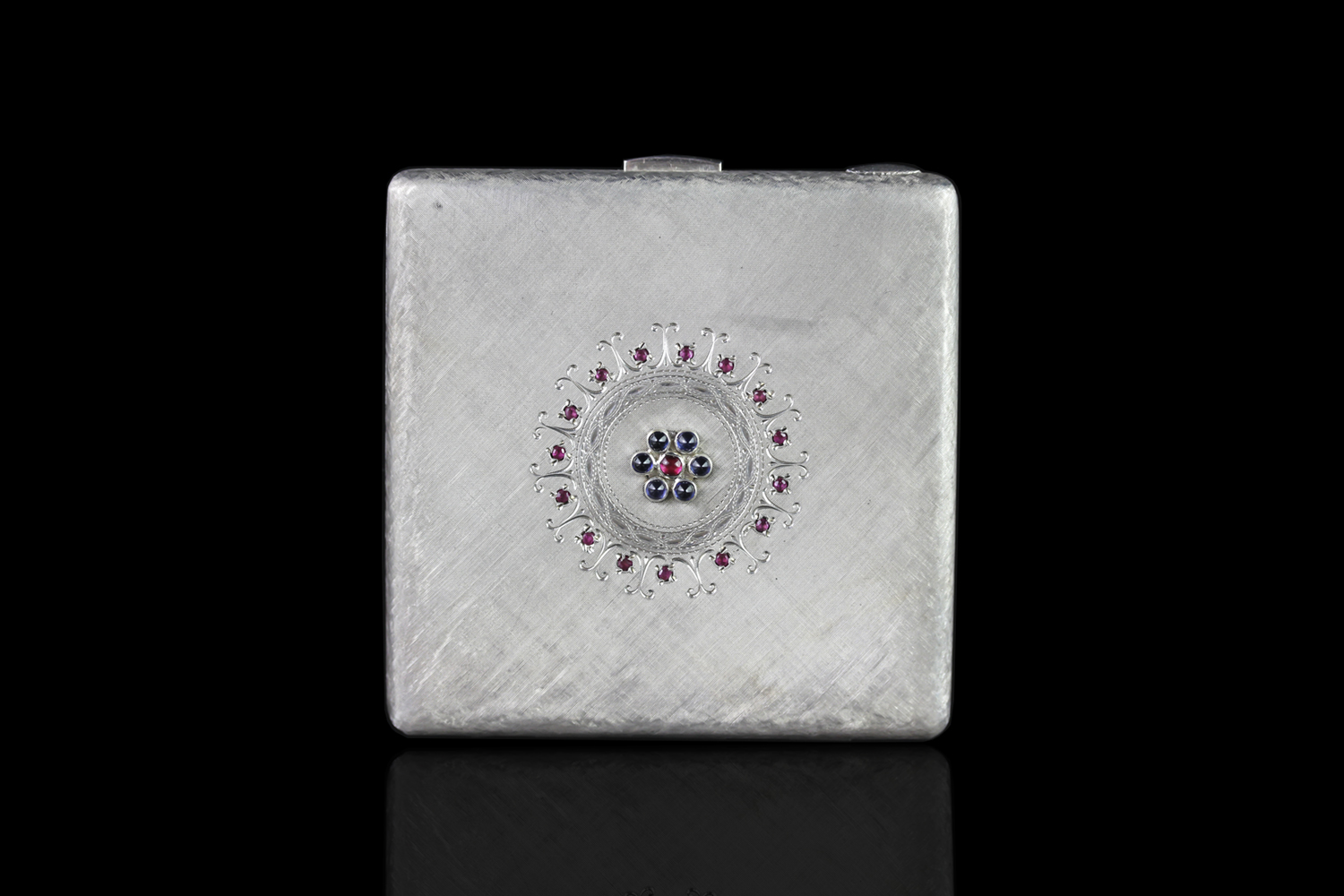 SILVER SQUARE GARNETS AND SAPPHIRE VINTAGE SET COMPACT, 7X7cms