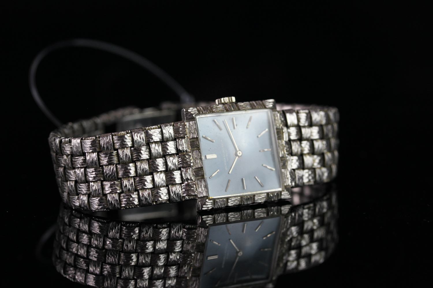 LADIES VACHERON & CONSTANTIN VINTAGE WRISTWATCH, square blue dial with hour markers, 21mm 18ct white - Image 3 of 5