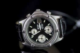 GENTLEMENS HEUER CHRONOGRAPH WRISTWATCH, circular triple register dial with a date window at 3, 40mm