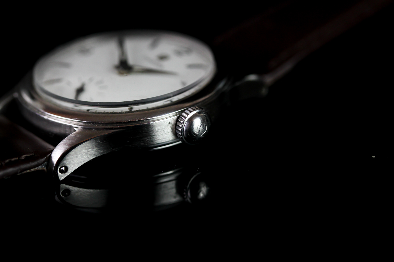 GENTLEMENS OMEGA VINTAGE WRISTWATCH REF. 2164, circular off white dial with silver hour marker and - Image 3 of 4