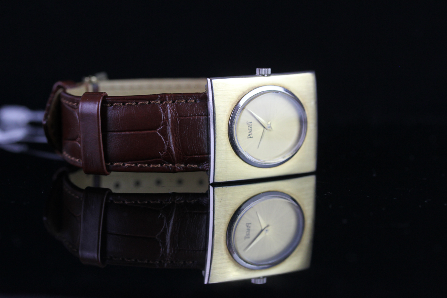 LADIES 18K VINTAGE PIAGET WHITE AND YELLOW GOLD, MODEL 916 CIRCA 1980S,oblong, gold dial and - Image 3 of 5