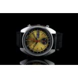 GENTLEMANS SEIKO CHRONOGRAPH 580942, round, two tone dial with illuminated hands, and illuminated