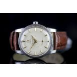 GENTLEMENS OMEGA SEAMASTER AUTOMATIC WRISTWATCH, circular cream dial with gold arrow head hour