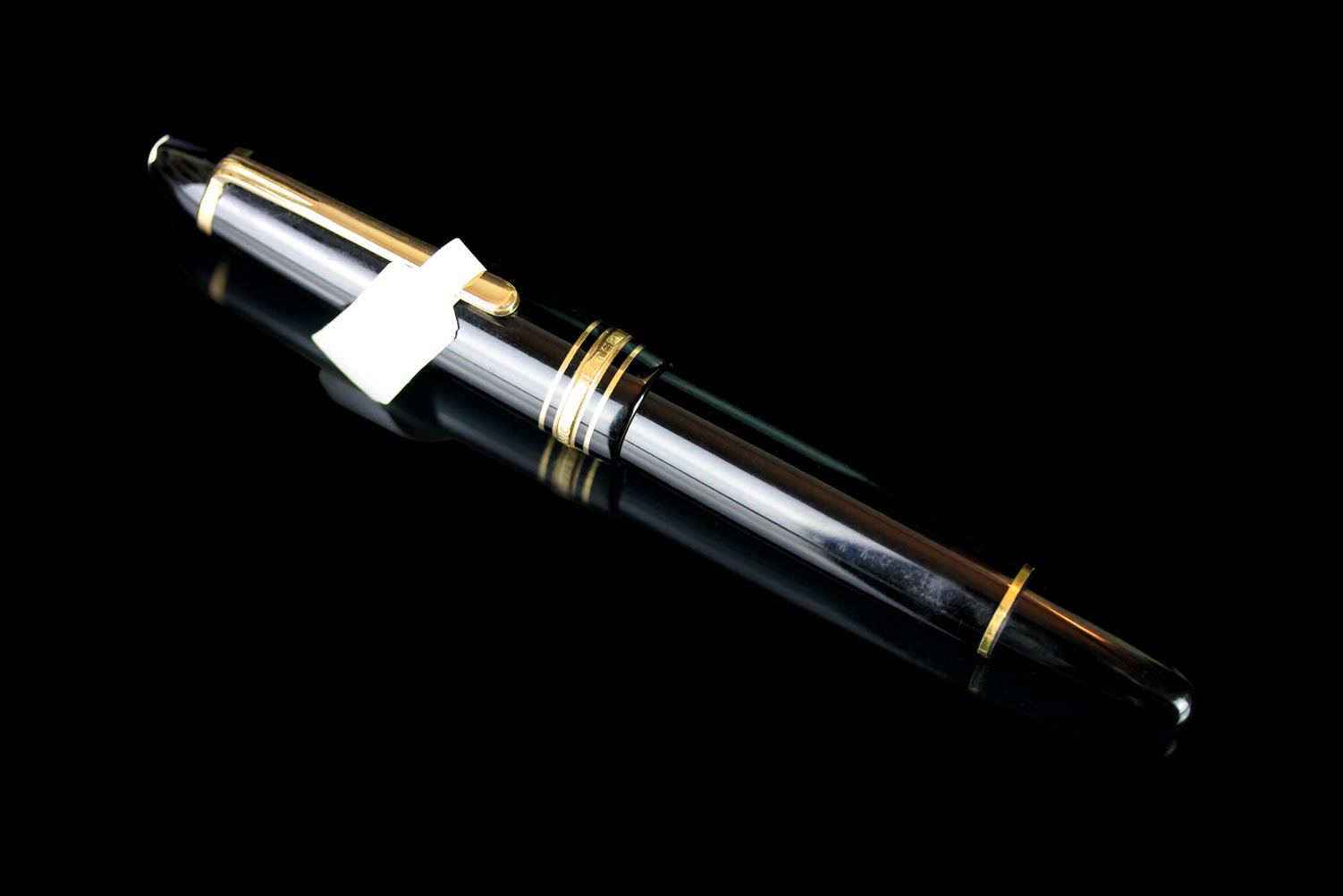 MONT BLANC MEISTERSTRUCK FOUNTAIN PEN, gold plated and black resin, no 146