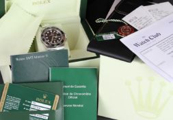 GENTLEMENS ROLEX OYSTER PERPETUAL GMT MASTER II WRISTWATCH W/ BOX & PAPERS REF. 116710LN, circular