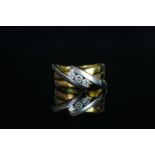 18K TWO TONE GUY LAROCHE 3 STONE DIAMOND RING 1970s,estimated 0.25ct, total weight 9.3 gms, ring