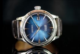 GENTLEMENS SEIKO PRESAGE WRISTWATCH, circular blue dial with hour markers, date at 3 0'clock, 40mm
