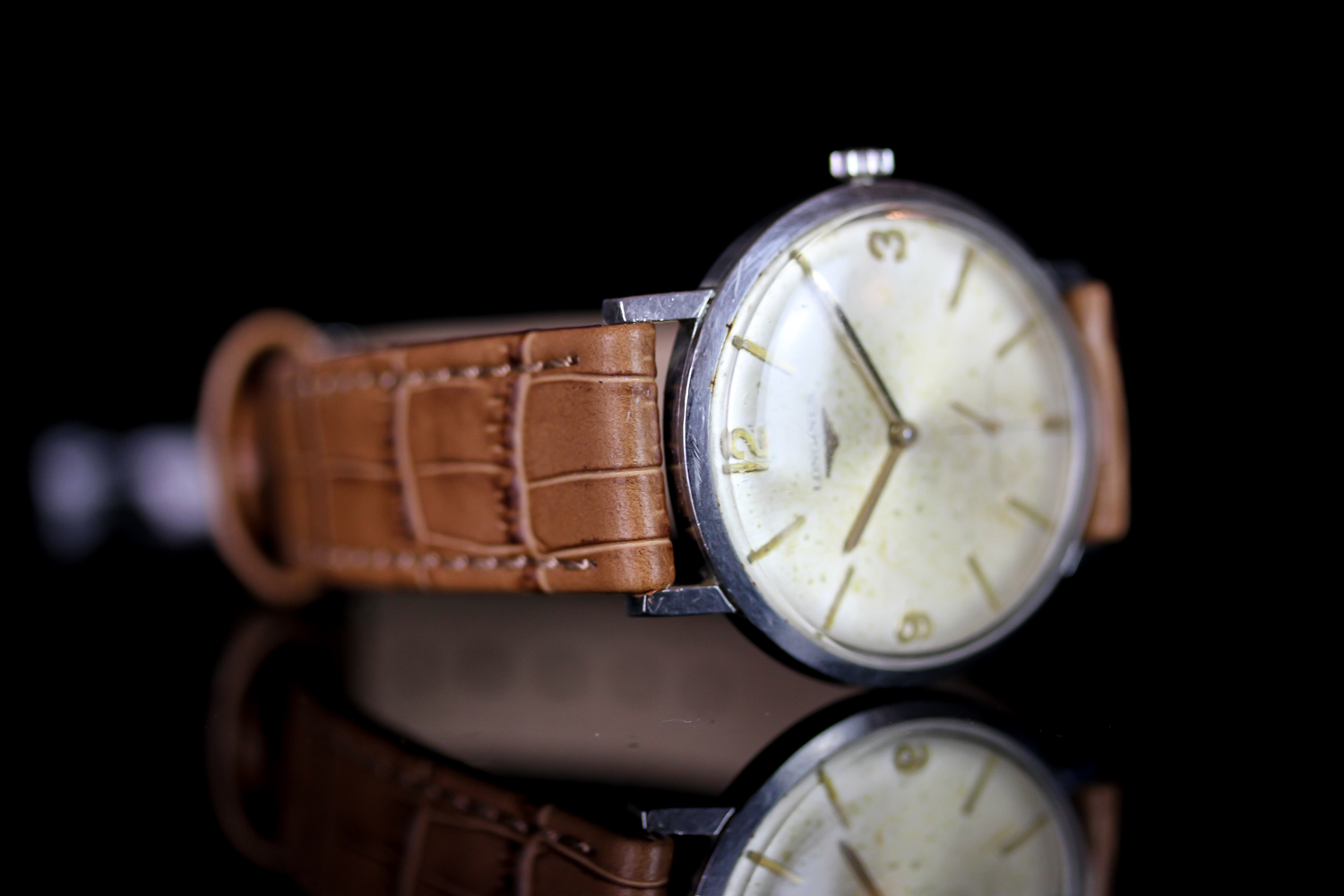 GENTLEMENS LONGINES CALATRAVA WRISTWATCH REF. 8236, circular patina dial with gold hour markers - Image 2 of 3