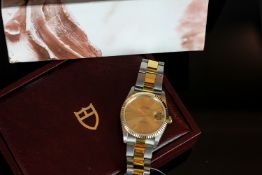 GENTLEMENS NOS TUDOR PRINCE OYSTERDATE WRISTWATCH REF. 74033 W/ BOX, circular gold dial with gold