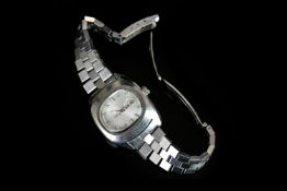 LADIES SEIKO DIAMATIC DATE WRISTWATCH, oval silver dial with date window at 3, luminous hour
